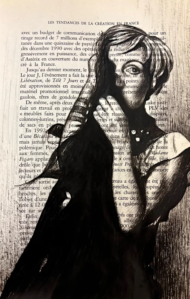 Katia - dessin à l'encre de Chine sur page de livre par Franck Saïssi, série Portraits mentaux