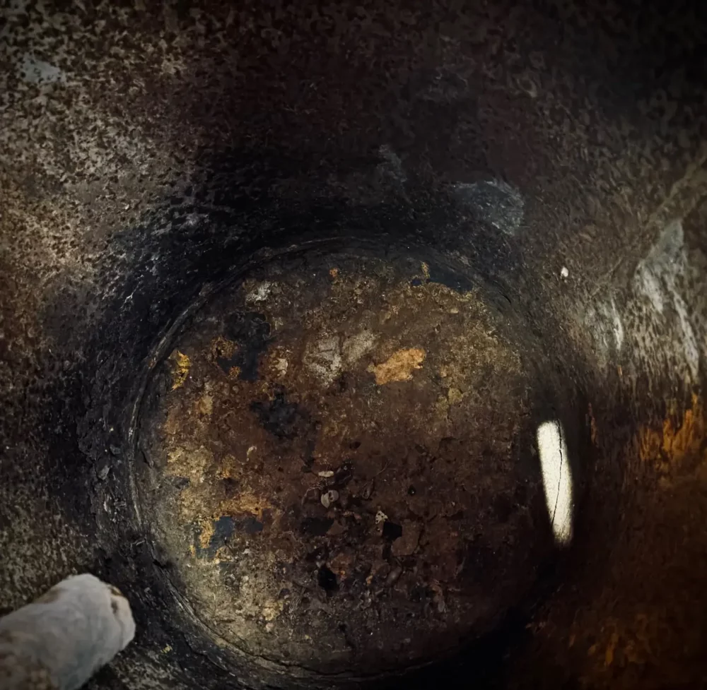 Cuve en fonte, cycle persistance, atelier de Franck Saïssi