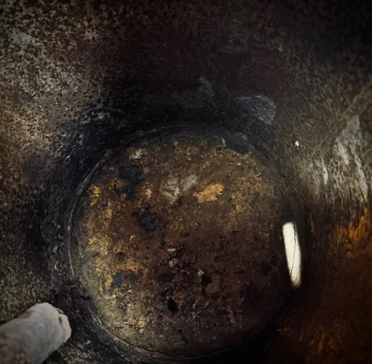 Cuve en fonte, cycle persistance, atelier de Franck Saïssi