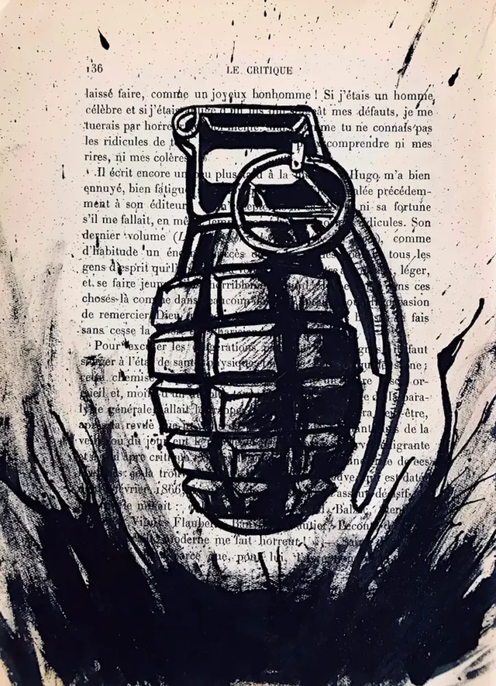 Grenade - dessin à l'encre de Chine sur page de livre par Franck Saïssi