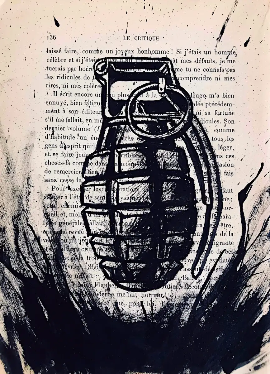 Grenade - dessin à l'encre de Chine sur page de livre par Franck Saïssi